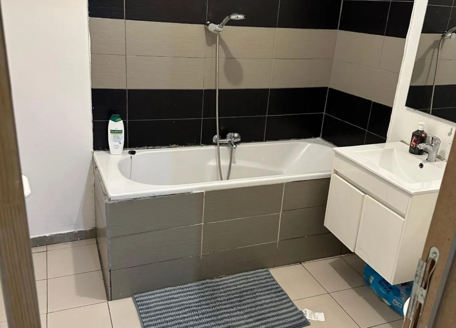Belle appartement sur liège 0*,